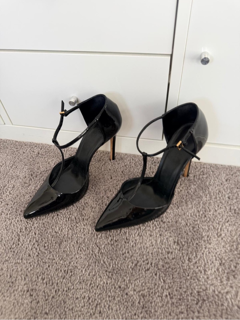 Gucci Black Patent Pointed T-Strap Stiletto Heels